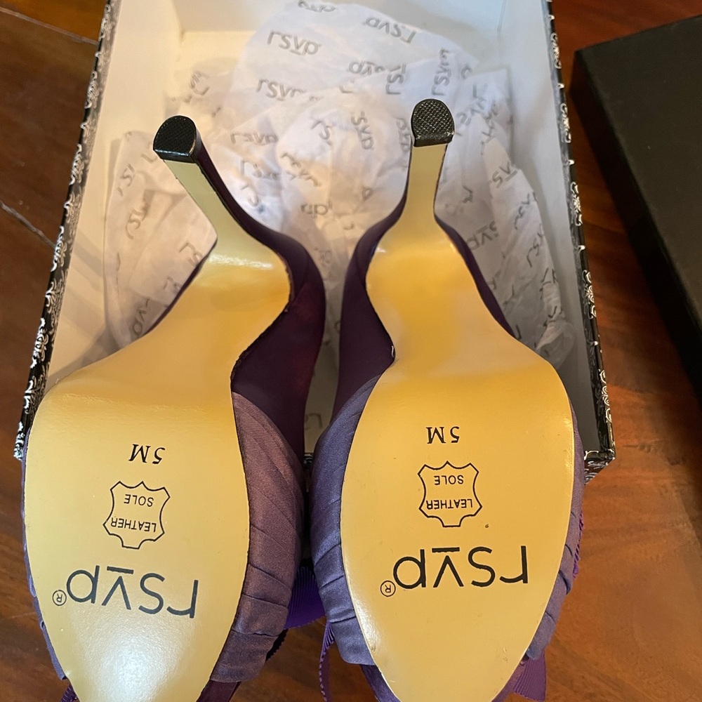 RSVP Caitlyn Purple Satin High Heel with Bow 5M NEW IN BOX!! - Picture 3 of 6